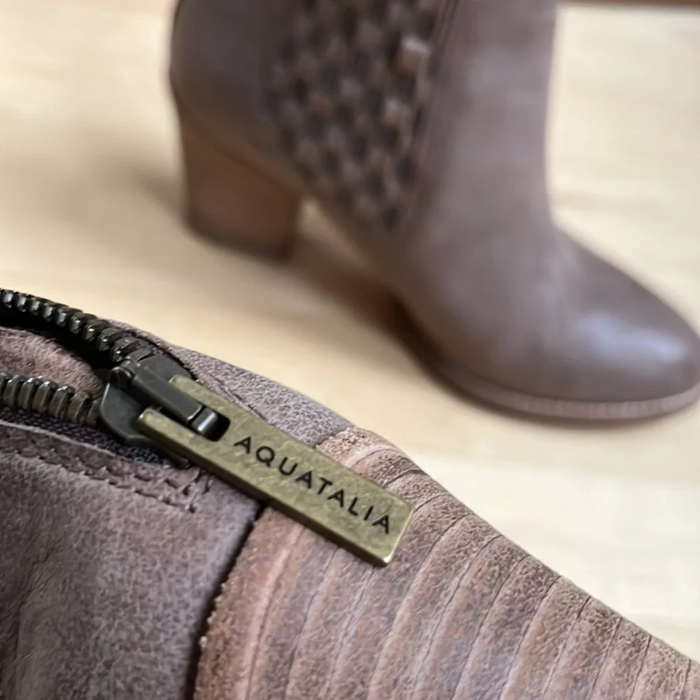 Aquatalia Basket-Weave Tan Leather Frannie Weatherproof Ankle Heeled Booties - Picture 14 of 15
